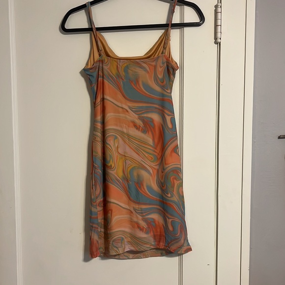 Tye dye/swirl warm toned dress - Picture 3 of 3
